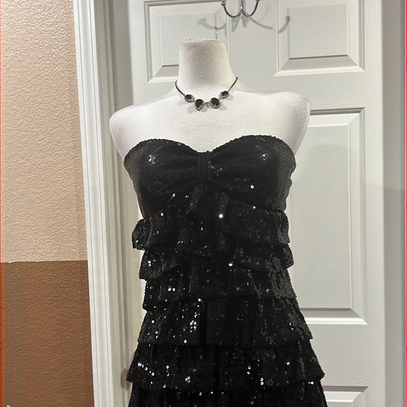 Rachael & Chloe Black Strapless Sequin Mini Dress - Picture 2 of 10